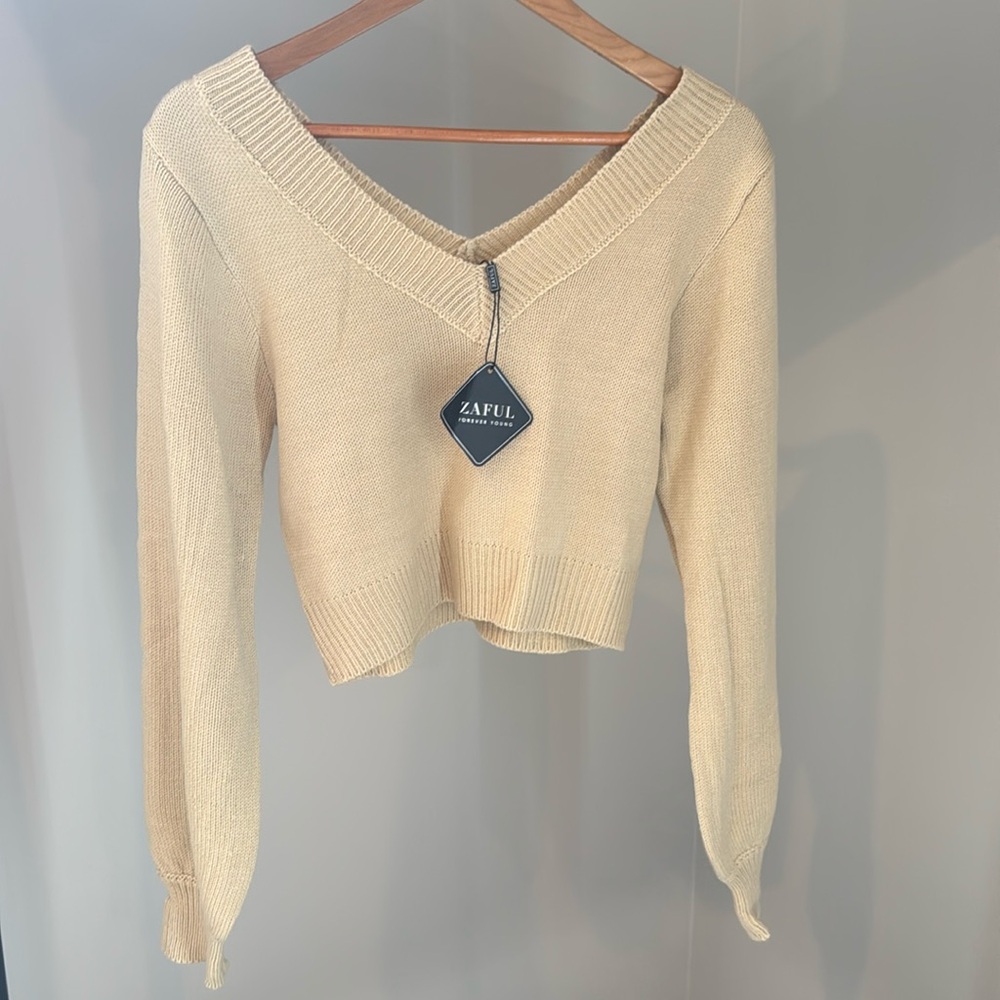 NWT V-Neck Cropped Sweater, Size US 4